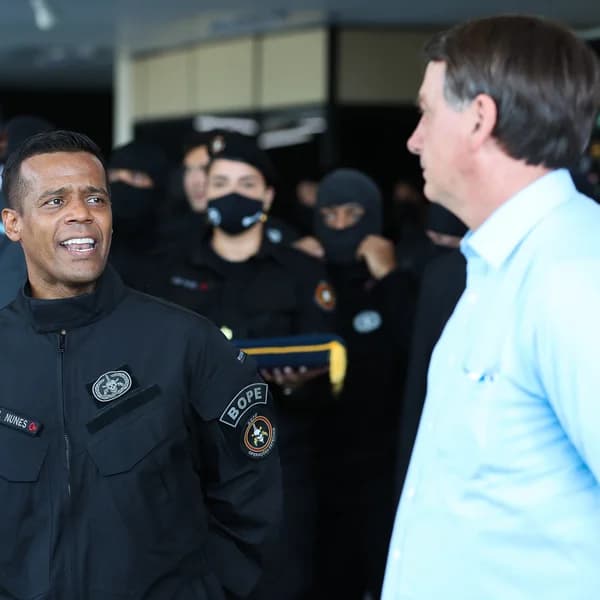 Tratado de Intervenção Tática e Combate em Ambientes Fechados (CQB)